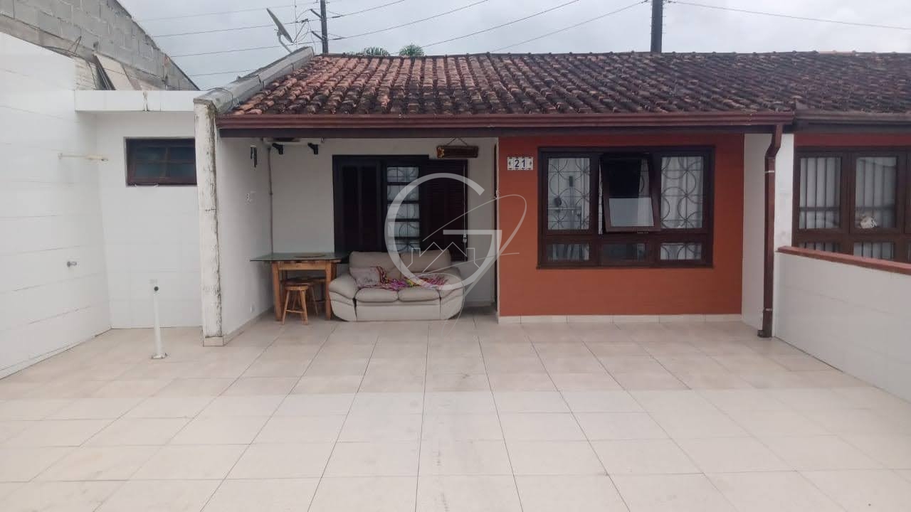 Casa à venda com 2 quartos, 66m² - Foto 1