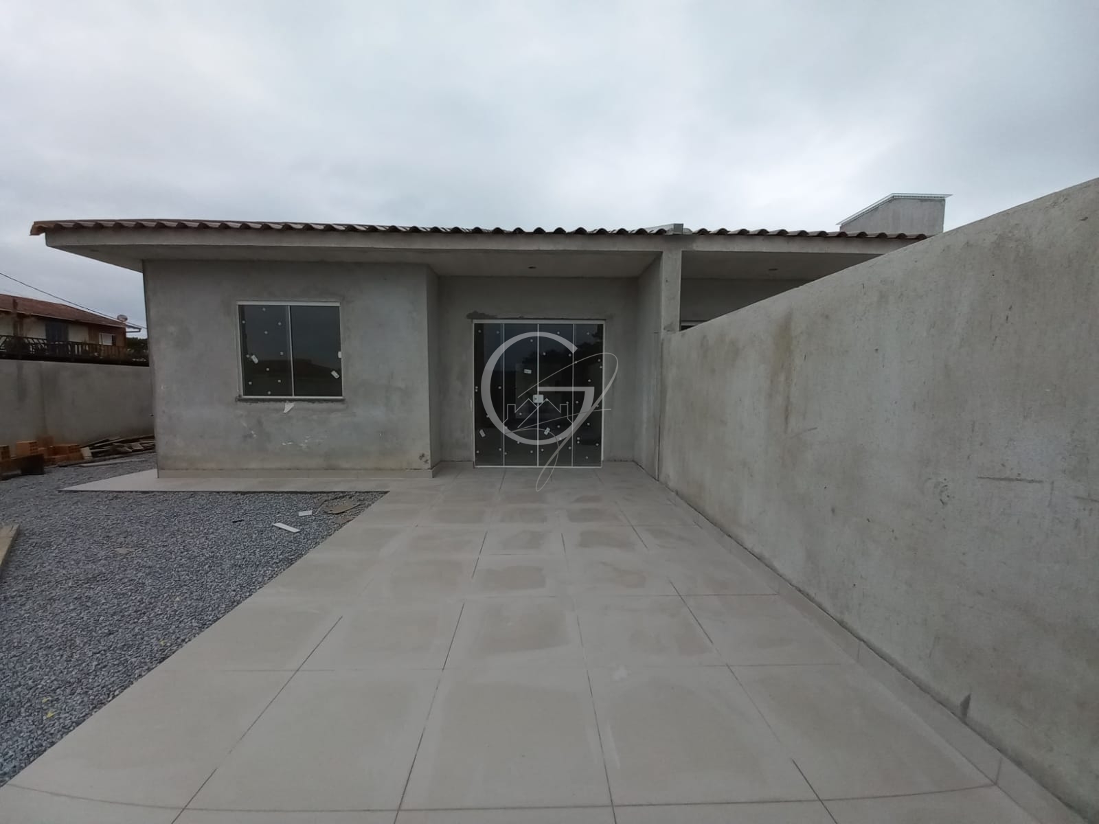 Casa à venda com 3 quartos, 100m² - Foto 1