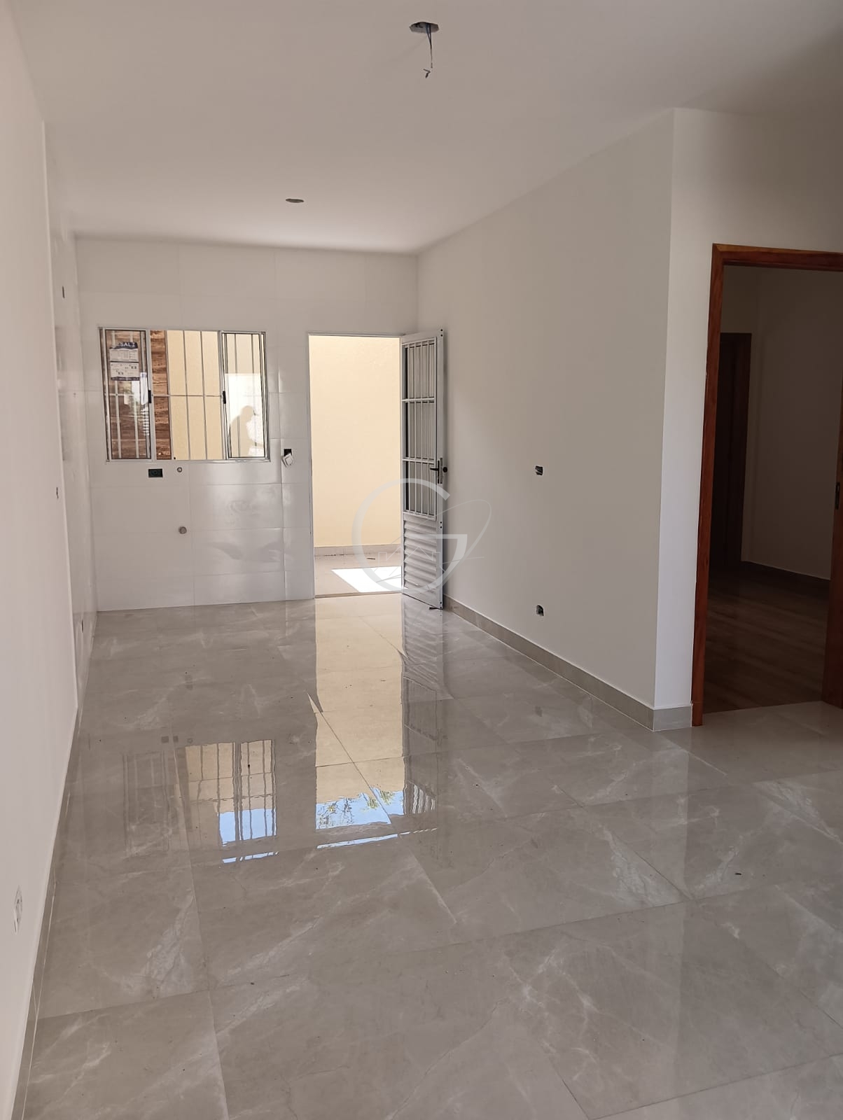 Casa à venda com 2 quartos, 57m² - Foto 3