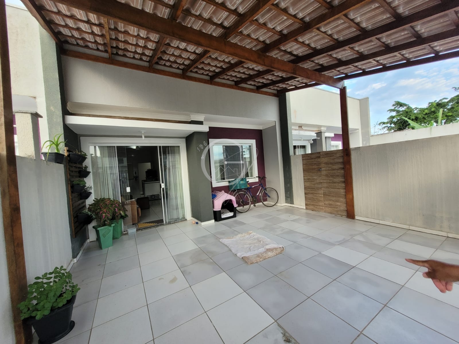 Casa à venda com 2 quartos, 49m² - Foto 1