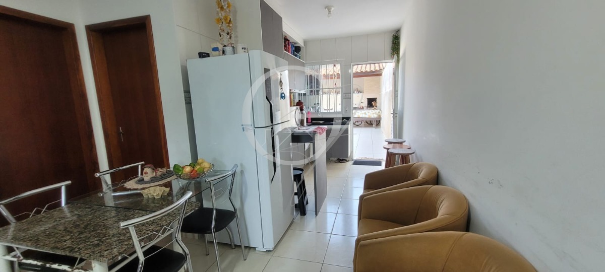 Casa à venda com 2 quartos, 61m² - Foto 3