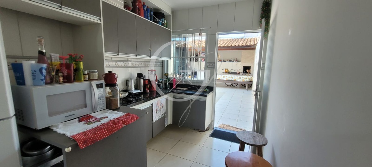 Casa à venda com 2 quartos, 61m² - Foto 5